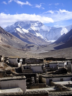 Qumulungma and Rongphu Monerstry