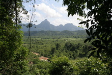okolie Vang Vieng