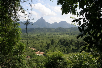 okolie Vang Vieng