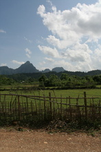 okolie Vang Vieng