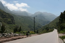 Road up to Abra Anticona