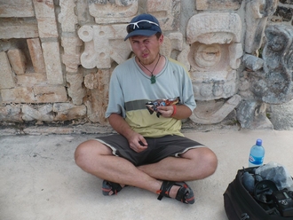 Kybi having lunch at Uxmal