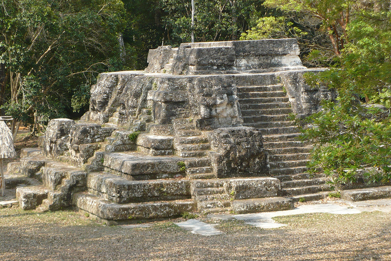 Pyramide in Grupo E, Uaxactun