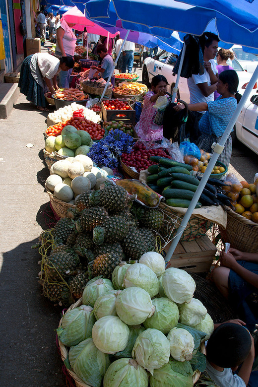 Fruit and vegetables market