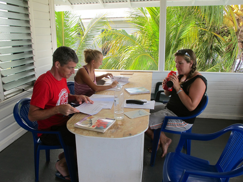 Martin and Dasa learnig for diving course