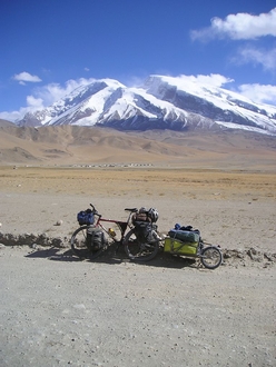 Mustang Ata, China